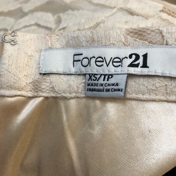 Forever21 Floral lace skirt - Picture 4 of 4